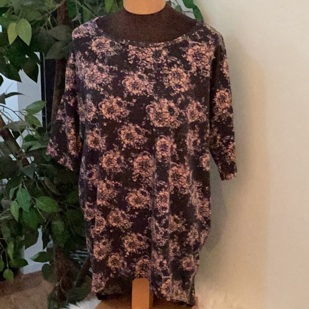 LULAROE Top size small